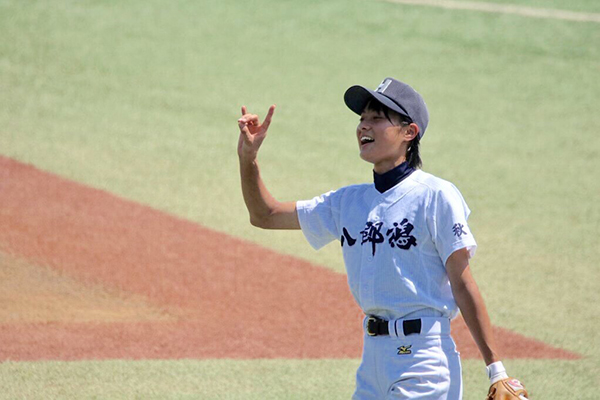 ２０１６（平成２８年）秋田県少年野球大会 八郎潟中 工藤里菜二塁手（３､八郎潟）。 :