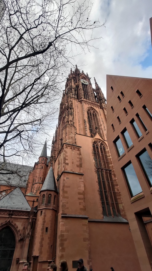 フランクフルト大聖堂の塔からの眺め。爽やか風が春の到来を告げてくれました。sheep-tripのブログ