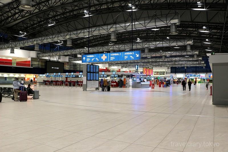 2024年：プラハ空港から市内への最適なアクセス方法タカタカ旅ブログ