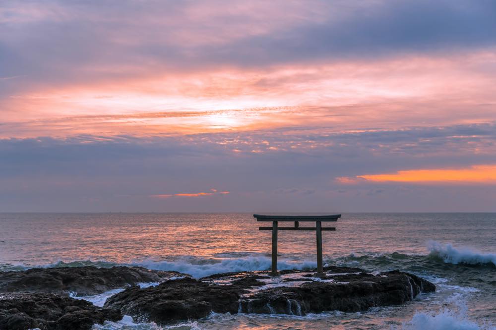 エーッ いきなりソレを!? 夜の「海ドライブデート」で珍事に巻き込まれた女子の想定外な告白3Oggi.jp