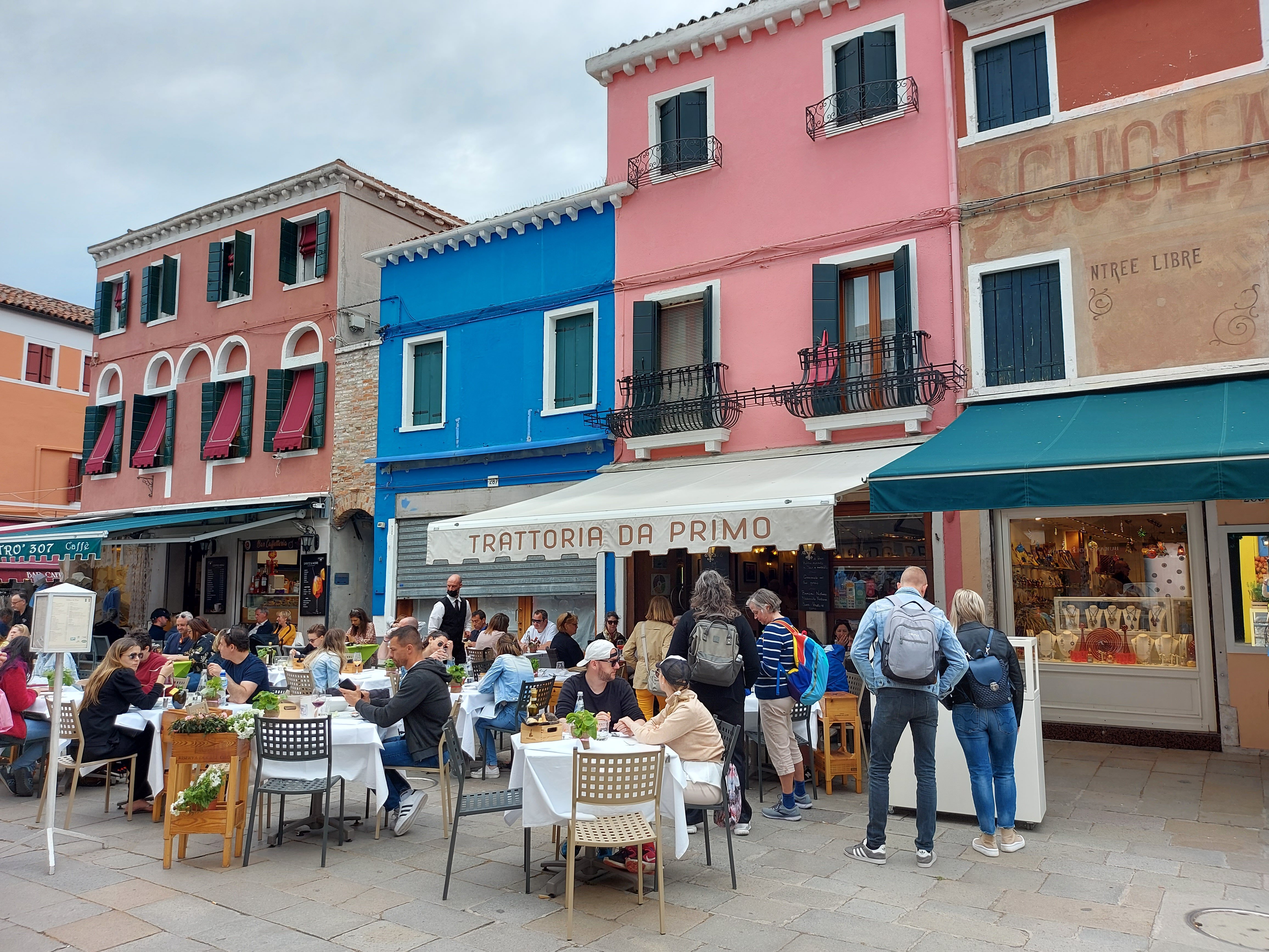 😋 ブラーノ島お勧めのお店！美味しいイカ墨スパゲッティ！！ ,