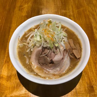 蒲田で一麺入魂！の味噌ラーメン。強力な火力で旨味と香りを引き出す『らーめん蓮 蒲田本店』（さんたつ by