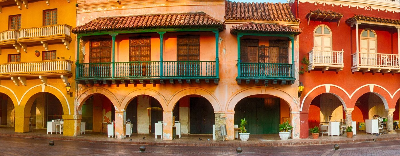 コロンビアのボリバルのカルタヘナのカルタヘナ湾。中世の建物。カルタヘナの風景の壁。コロンビアのボリバルのカルタヘナ。カラフルなスカイライン。歴史都市。の写真– Unsplashの事の画像