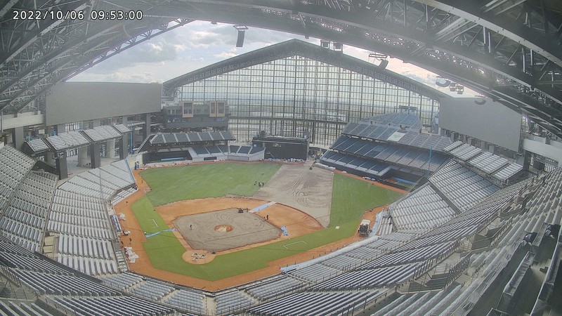 エスコンフィールドはやりやすい？ やりづらい？ 屋根つきの天然芝、いびつな形状 選手たちが語る本音