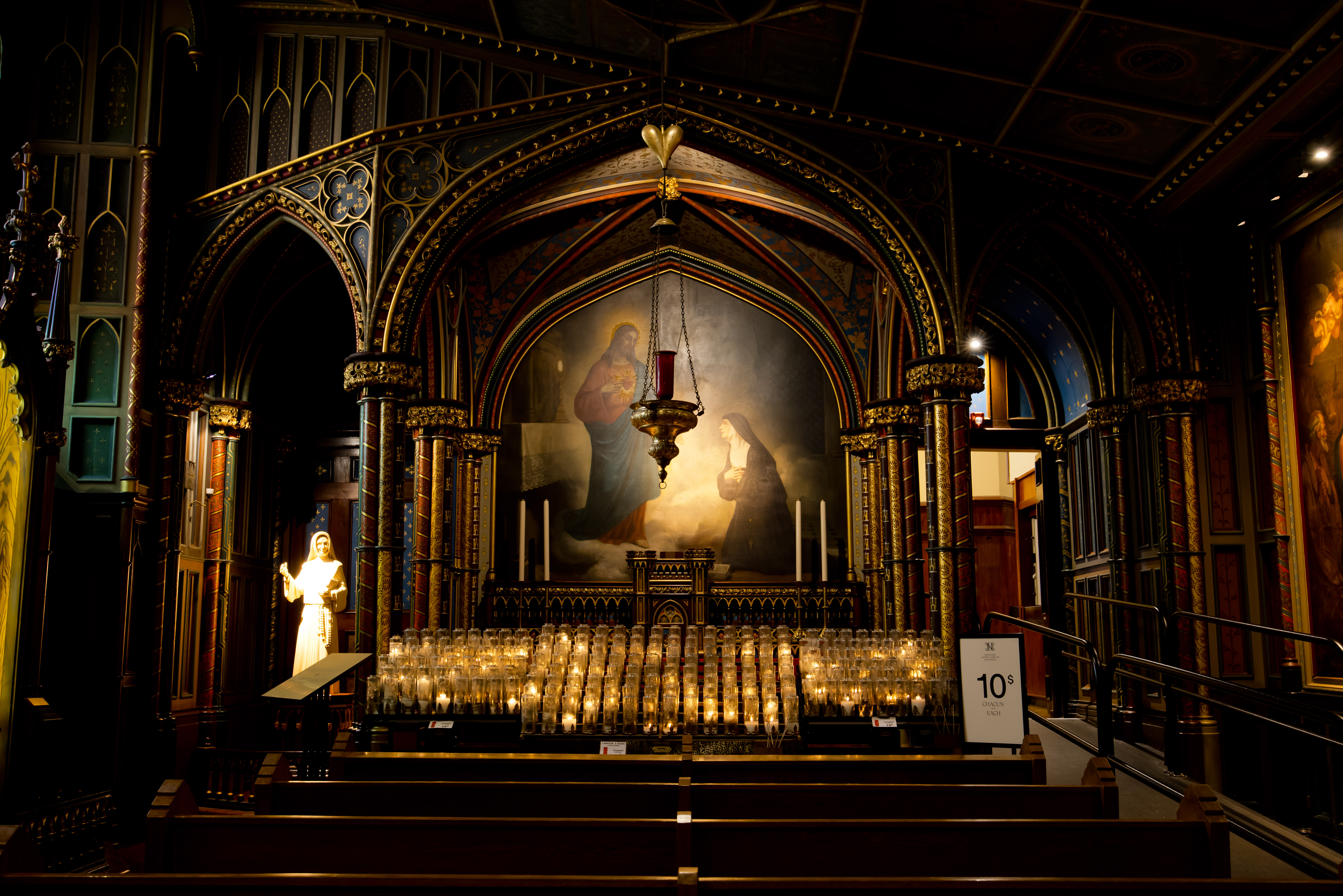 モントリオール ノートルダム大聖堂内部の写真素材FYI01559500ストックフォトの Qlean