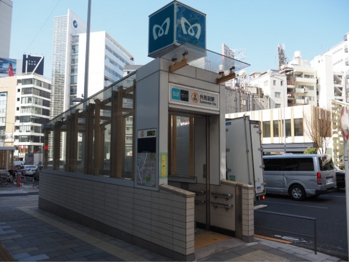 青山墓苑 ─都立青山霊園に隣接の霊園墓地─墓石・仏壇の朋友