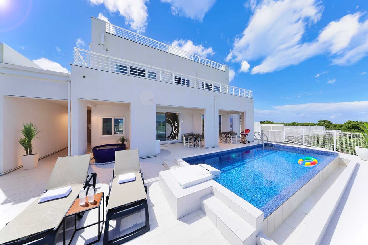 クリスタルヴィラ白浜 露天温泉・プール付きスイートヴィラ ペア宿泊券1泊素泊まり和歌山県白浜町KABU&ふるさと納税株がもらえるカブアンド