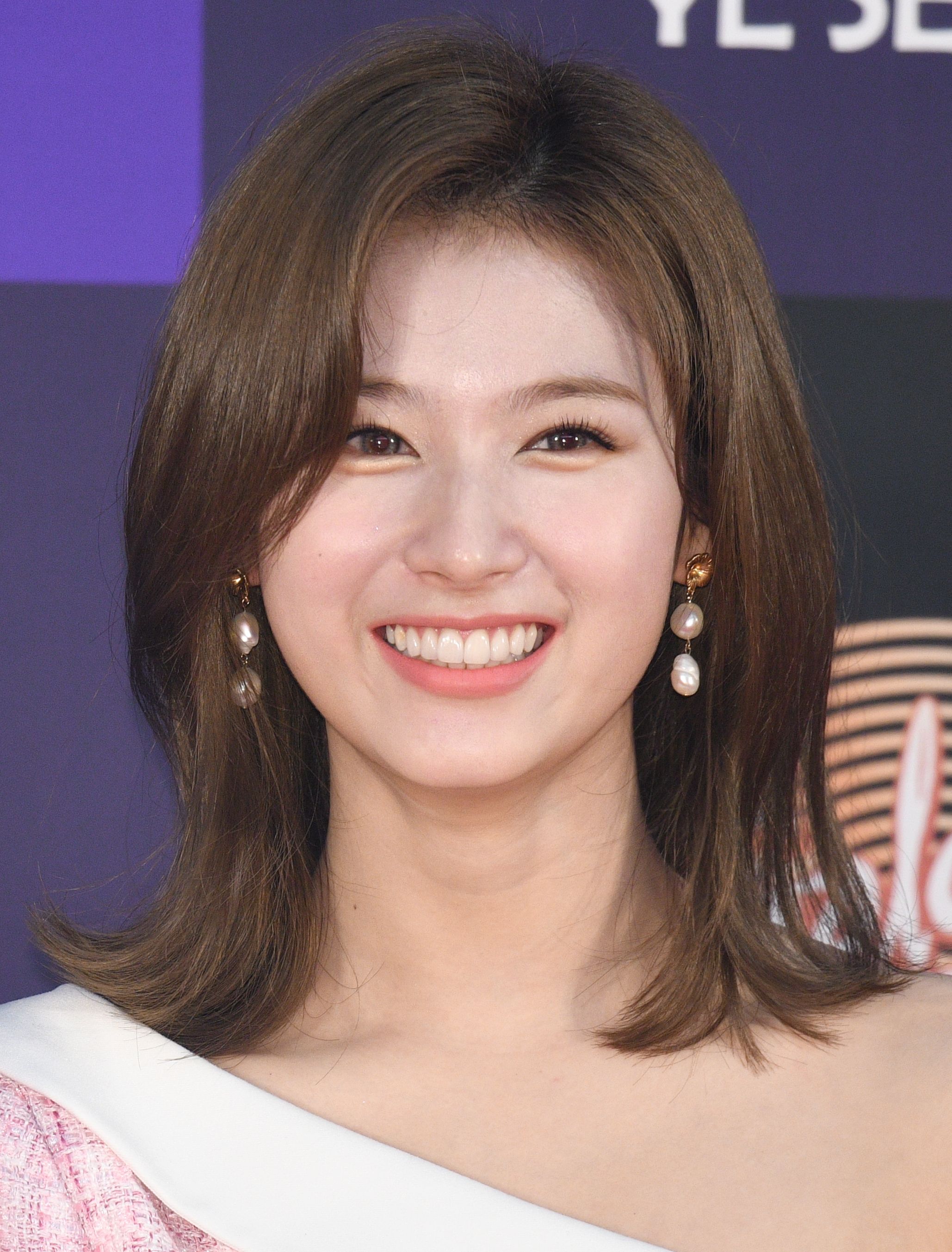 TWICE サナ編】 TWICE（トゥワイス）イチのモテ女、日本人メンバーSANAのビューティ遍歴 | ELLE