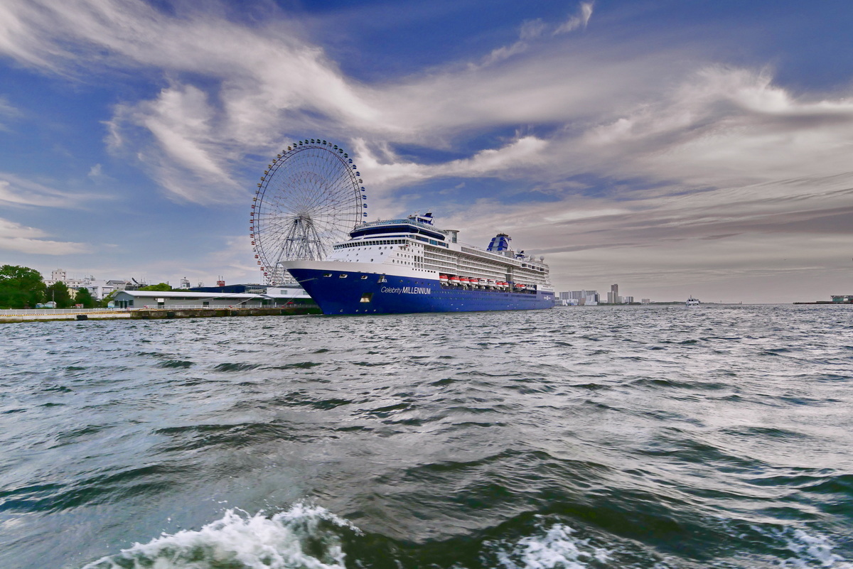 観光クルーズ船「サンタマリア」でいく大阪港周遊デイクルーズ！天保山大橋や天保山大観覧車など見どころいっぱい＜約45分 天保山＞ by