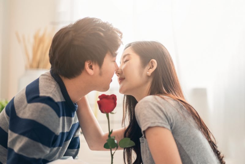 ディープキスのやり方。上手で気持ちいい！ やみつきになるテクニックとは |