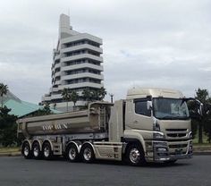 かつてデコトラ界を震撼させた「欧州トラック」の上陸！ いまデコトラにはなんと「洋風」が存在した!! -