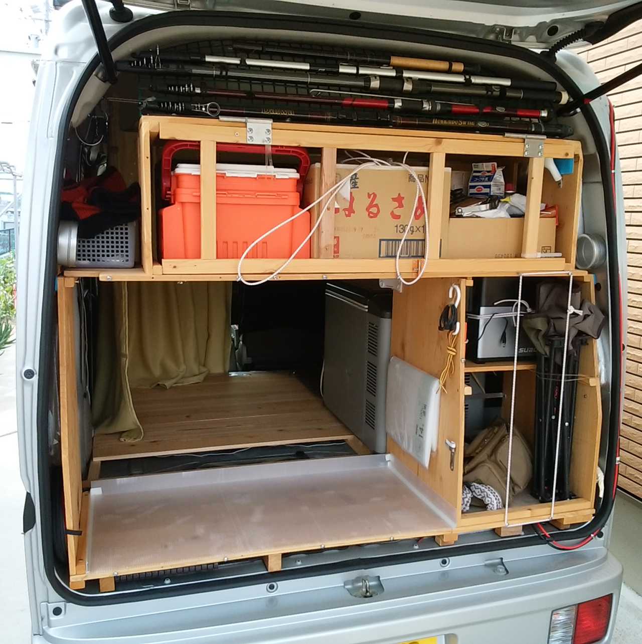 すごい笑ってる。 今日は暑かったので、溶けて一日が終わりました。軽バン軽バン車中泊ハイゼットハイゼットカーゴ車中泊車中泊仕様車中泊キャンプ車中泊ベッド車中泊diy車内インテリアcamphack取材ソトシル掲載希望hinataoutdoorレイリーさん