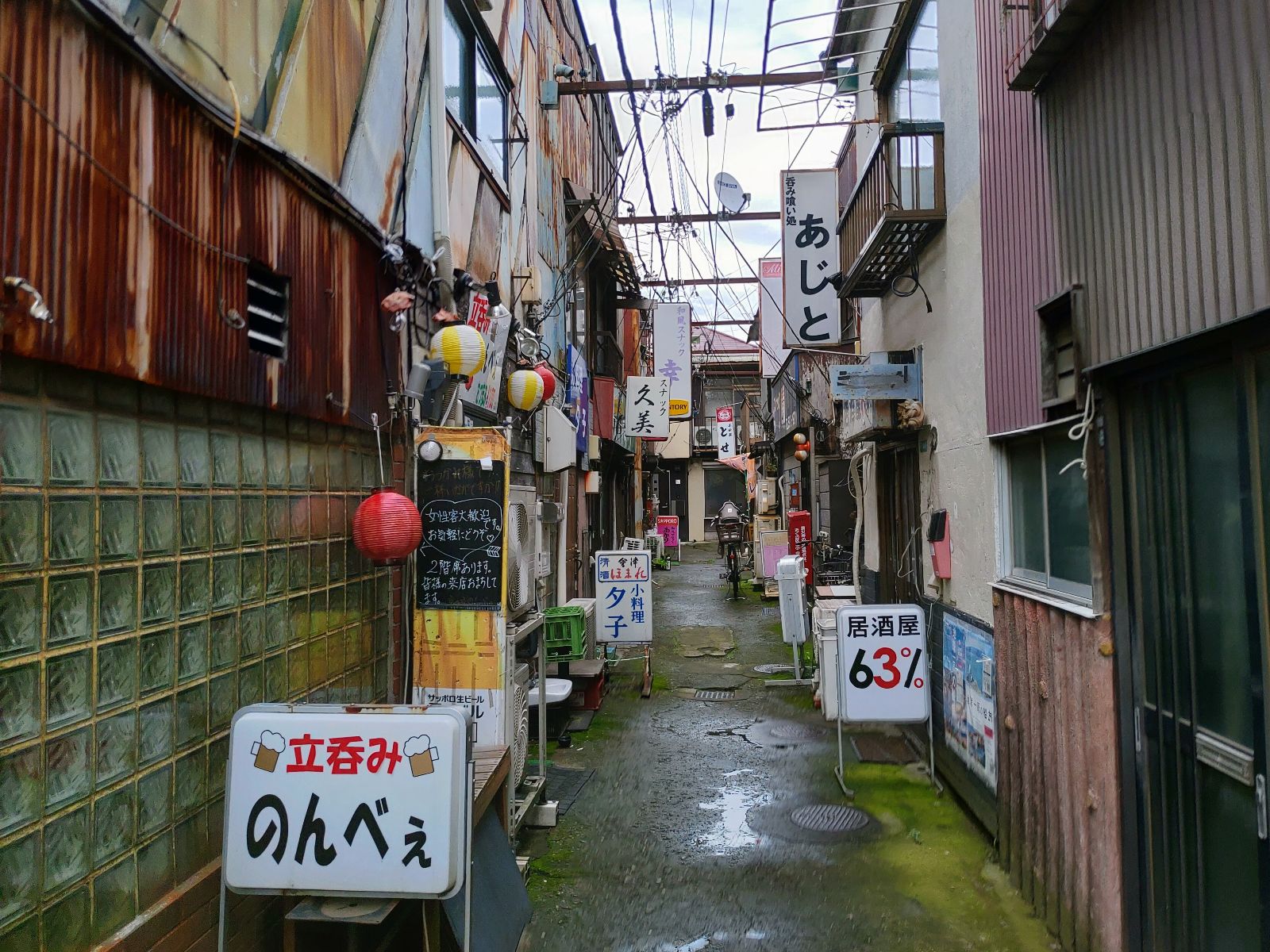 本日の路地をご紹介します。 @東京都新宿区 . @miyan_1980