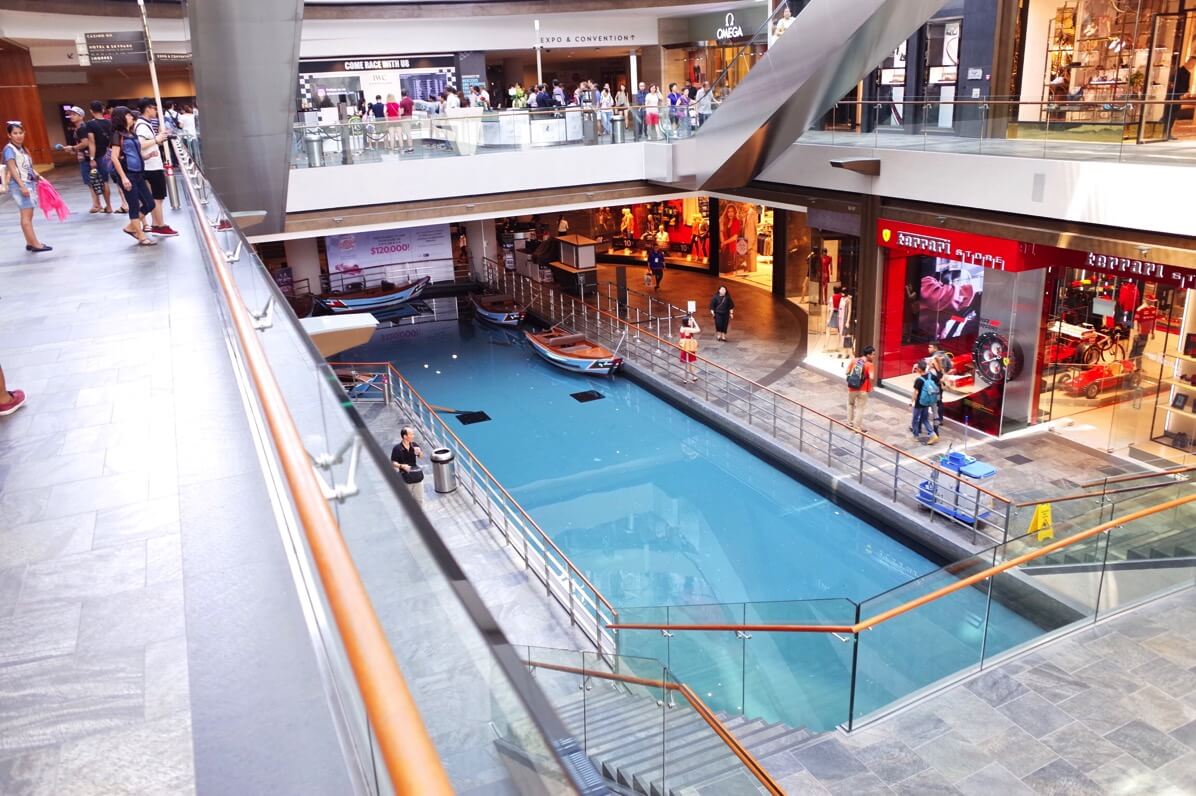 シンガポール最大のショッピングモール「ショップス アット マリーナベイサンズ」シンガポール ショッピングOversea