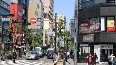 人形町「東京洋菓子倶楽部」の一日限定100個・ユニークな形のモンブラン｜るるぶ&more.