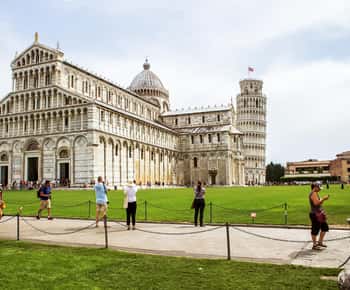 イタリアの有名なカノッサ城の遺跡 - 6世紀頃のストックフォトや画像を多数ご用意 - 6世紀頃,