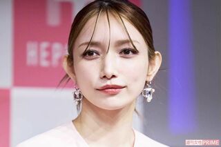 画像10/15) 仲里依紗「乳首ですよね」“下ネタ対応”にロバート驚き - モデルプレス