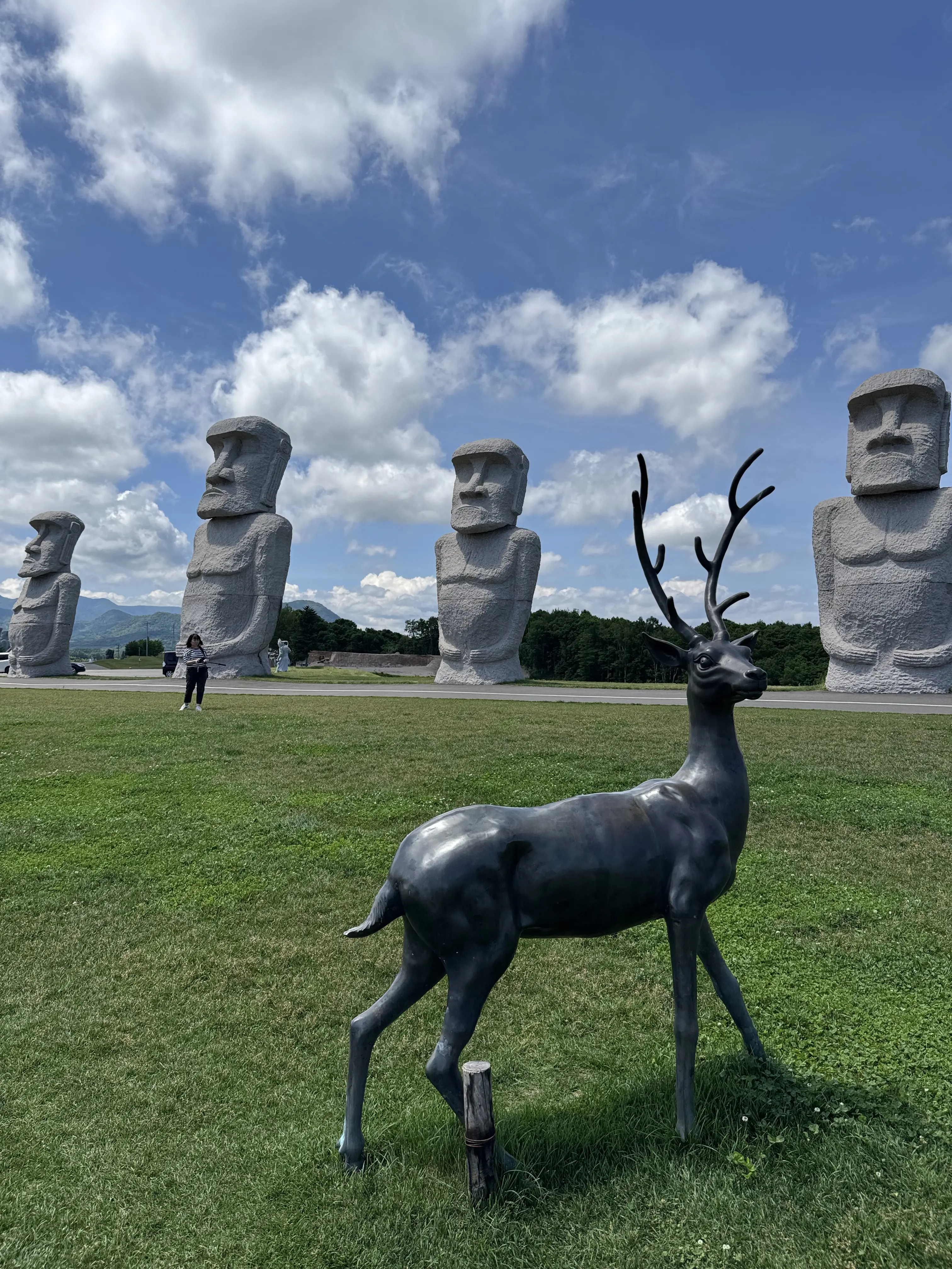札幌市南区 モアイがいる観光スポットとしても人気の真駒内滝野霊園で、モイくんカレーを食べてきました 安田優子- エキスパート