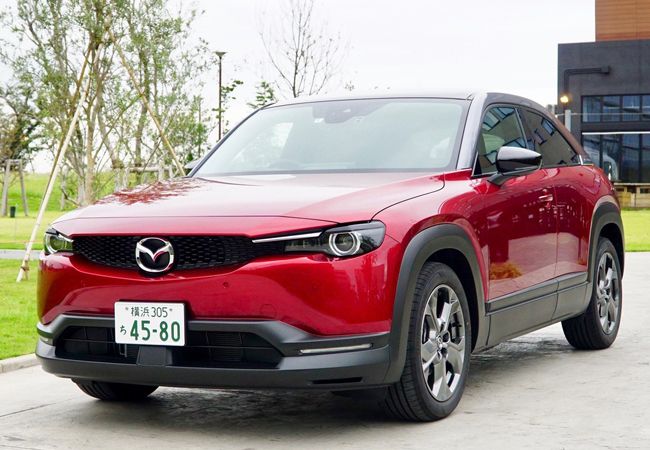 新型MAZDA3 マツダ3 ファストバックの試乗車が到着。バーガンディセレクションの年次改良車！