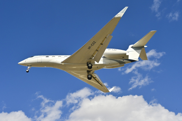 ジェットエンジンのタービンブレード加工にダイヤモンド工具ジェットエンジンのタービンブレード加工にダイヤモンド工具株式会社アライドマテリアル