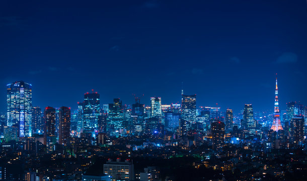 フリーAI画像夜景が見えるレストランでステーキディナーパブリックドメインQ：著作権フリー画像素材集