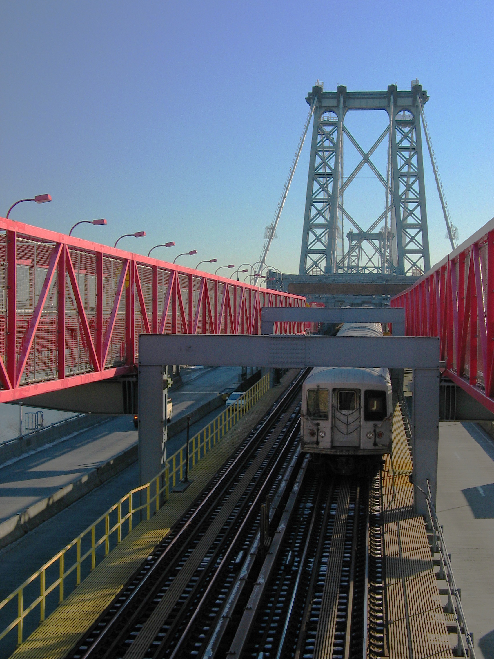 1909年に開通した巨大な吊り橋「マンハッタンブリッジ」ニューヨークお散歩通信