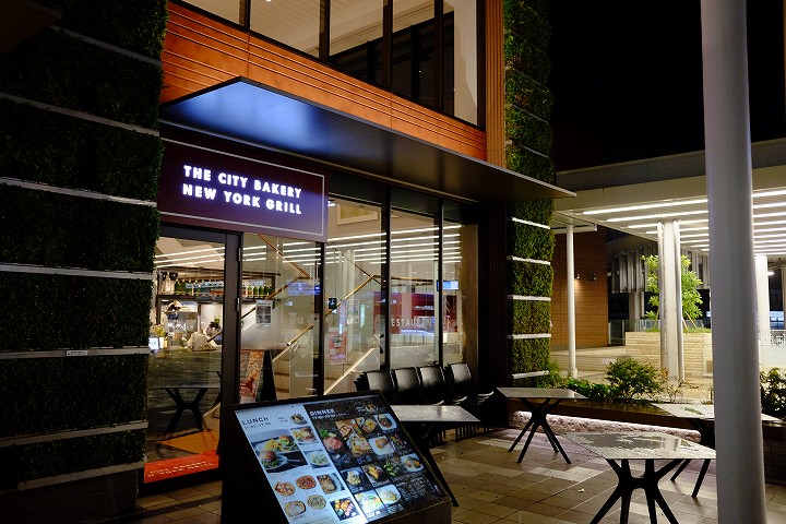 おはようございます🌻 今日も沢山のパンが並びました🍞🥯🥖 10時半よりオープンしております。 ぜひお越しください😊