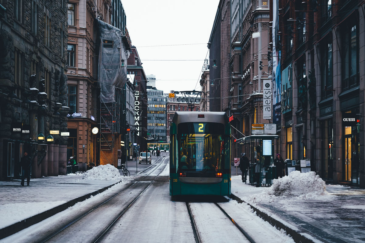 晴れた日のフィンランド、ヘルシンキの街並み。の写真 – Unsplashのフィンランドの無料画像