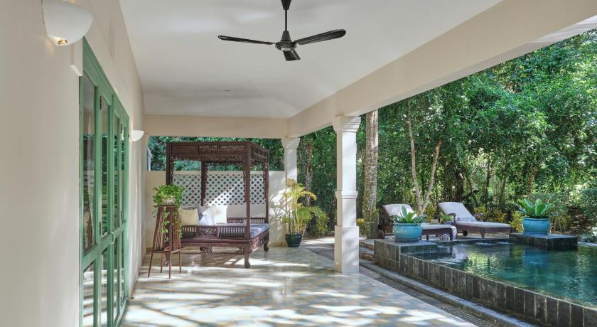 コンダオ空港発のフライトKiwi.com