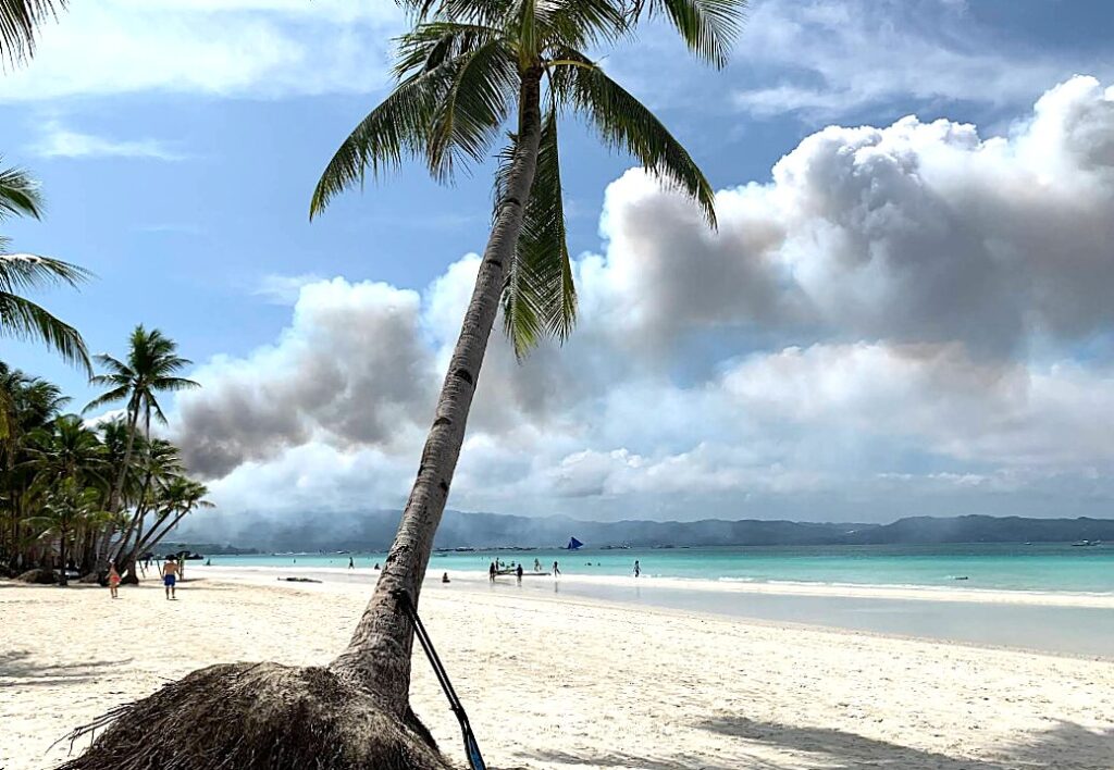 ボラカイ島で考えた