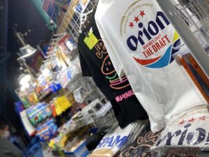 那覇国際通りで沖縄の思い出をお持ち帰りしよう！おすすめのお土産10選RETRIP リトリップ