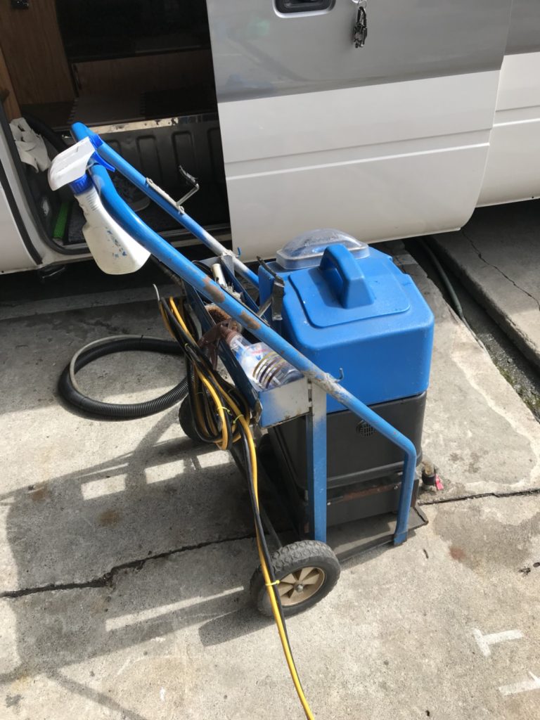 キャンピングカーの車内清掃はリンサークリーナーがあると楽々綺麗に！DRIMOキャンピングカ