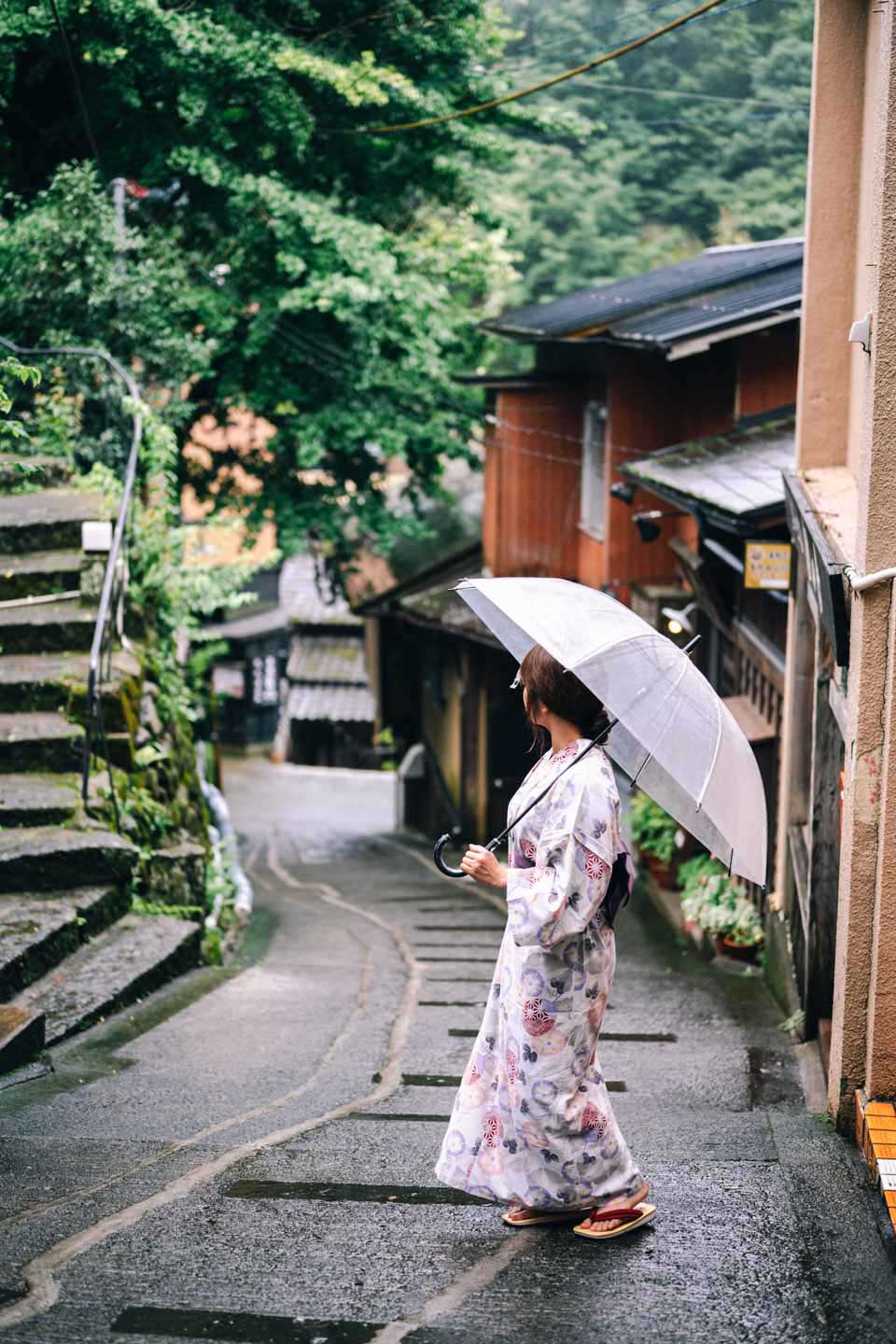 旅の思い出に温泉街を浴衣でお散歩。安くて手軽に可愛くなれる黒川温泉レンタル浴衣のご案内。 - SMO南小国