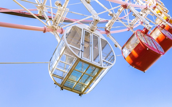 淡路島にある観覧車🎡わんちゃんも一緒に乗れるからおもち初の観覧車に🐕海も眺められて景色最高だった~~！ドッグランもあったからわんちゃん連れにおすすめです♡淡路島淡路島sa淡路サービスエリア淡路ハイウェイオアシス淡路島旅行淡路島観光犬とおでかけ
