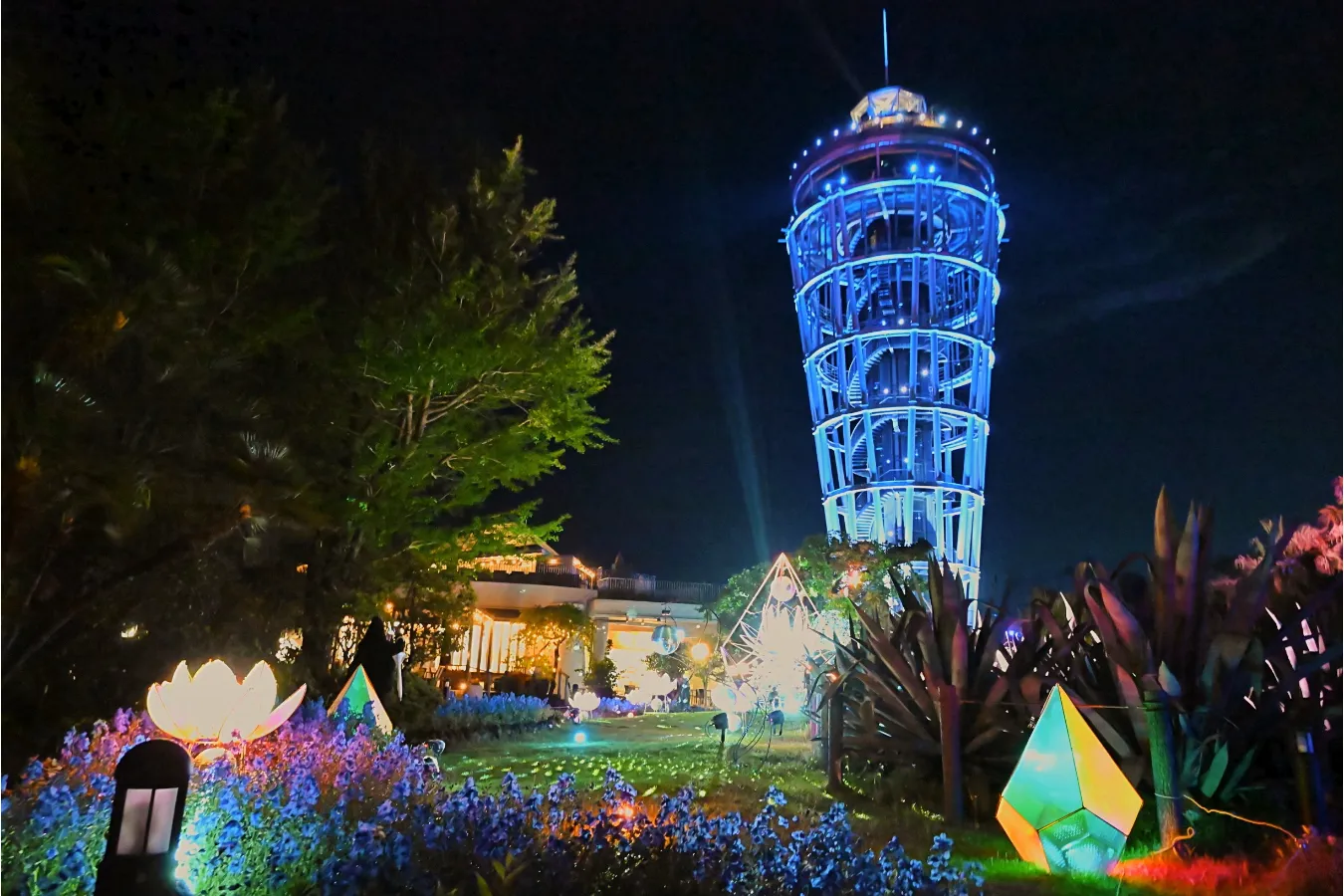 江の島展望灯台 高所圧送 - 株式会社北斗工業