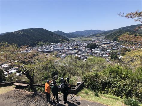 ニューハーフの世界：元男子からの変身