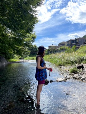 ママのアウトドアコーデに必須アイテム3つ 防虫効果のウェア、モックシューズ 親子で川遊び！LEE