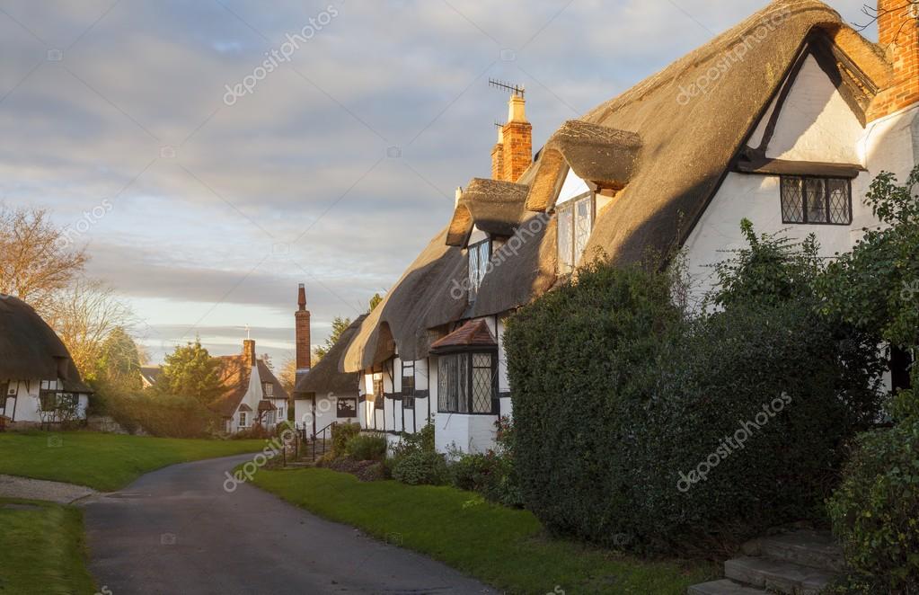 10月19日のお知らせ ウォリックシャーはシェークスピアの故郷じゃなくて、おいしさ後引くホーガンズ・サイダーの聖地！ –