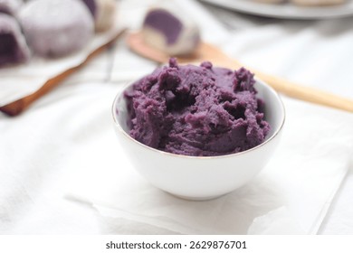 Ube halaya」の181点のロイヤリティフリー画像、写真素材、絵Shutterstock