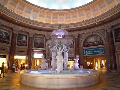 お台場 ヴィーナスフォートのイルミネーション 2012 : 後藤健太郎のブログ