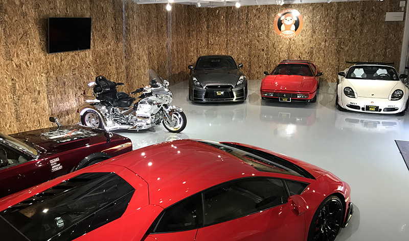 男心くすぐるラグジュアリーな「高級車カフェ」3選