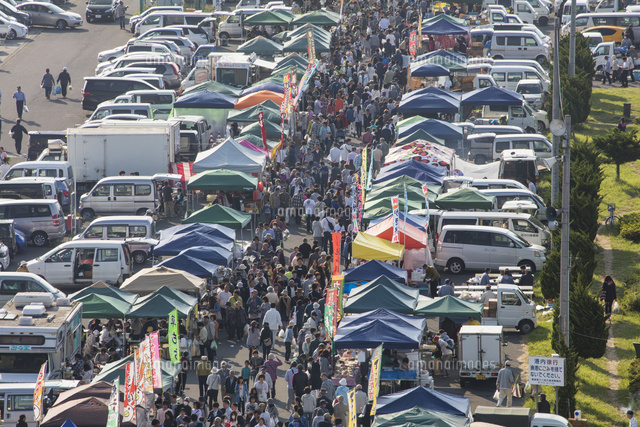 八戸市の「朝の顔」館鼻岸壁日曜朝市が再開 外国人観光客対応にも注力 - 八戸経済新聞