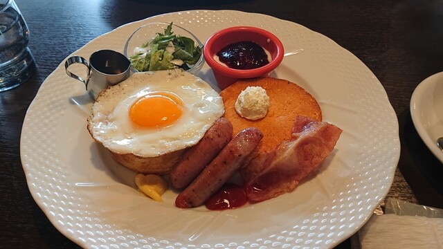 落ち着いた雰囲気のレトロ喫茶「星乃珈琲店」で幸せの一時 😊❤らっし