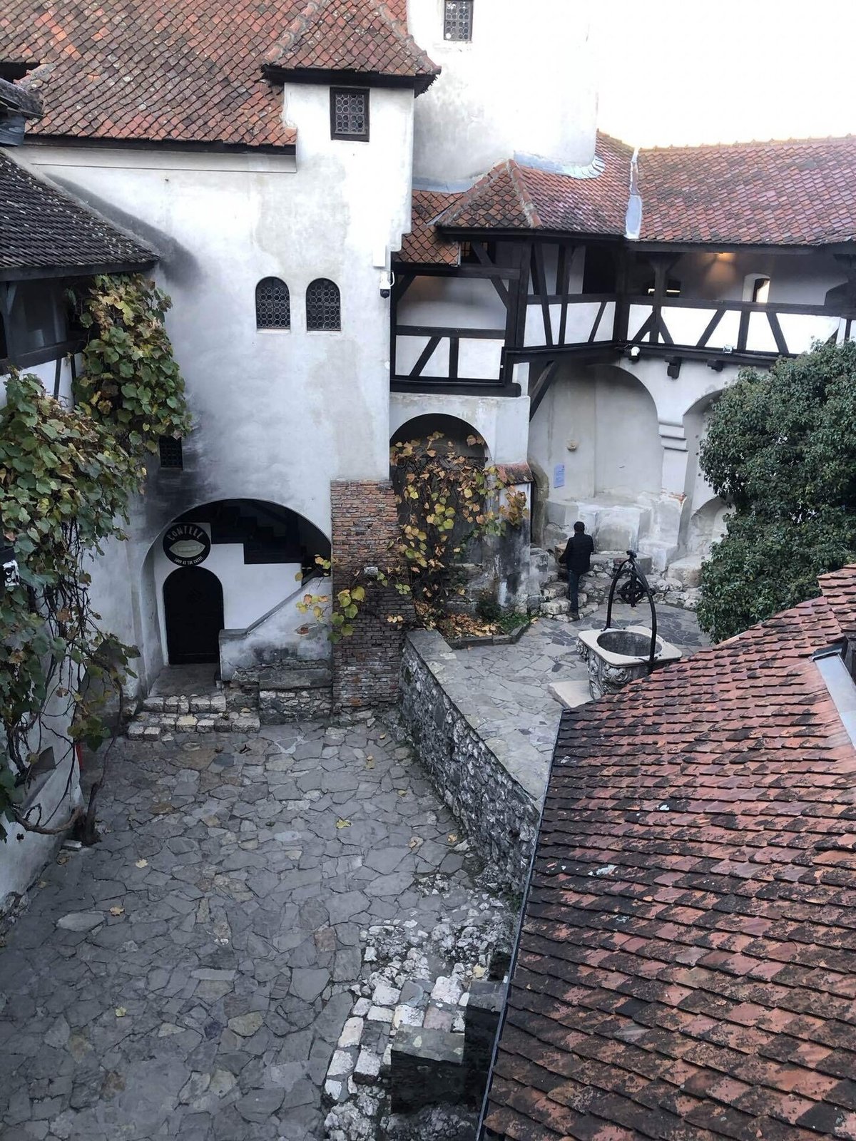 ルーマニア ドラキュラ城のモデル？ブラン城 - ひとり旅、ときどき日常