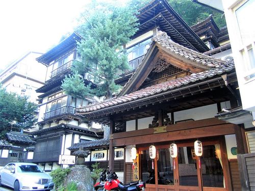 千と千尋の神隠し」のモデルの１つにもなったレトロ感あふれる温泉！四万温泉 積善館本館 群馬県の温泉 食事編いい湯だね！温泉旅行Hack