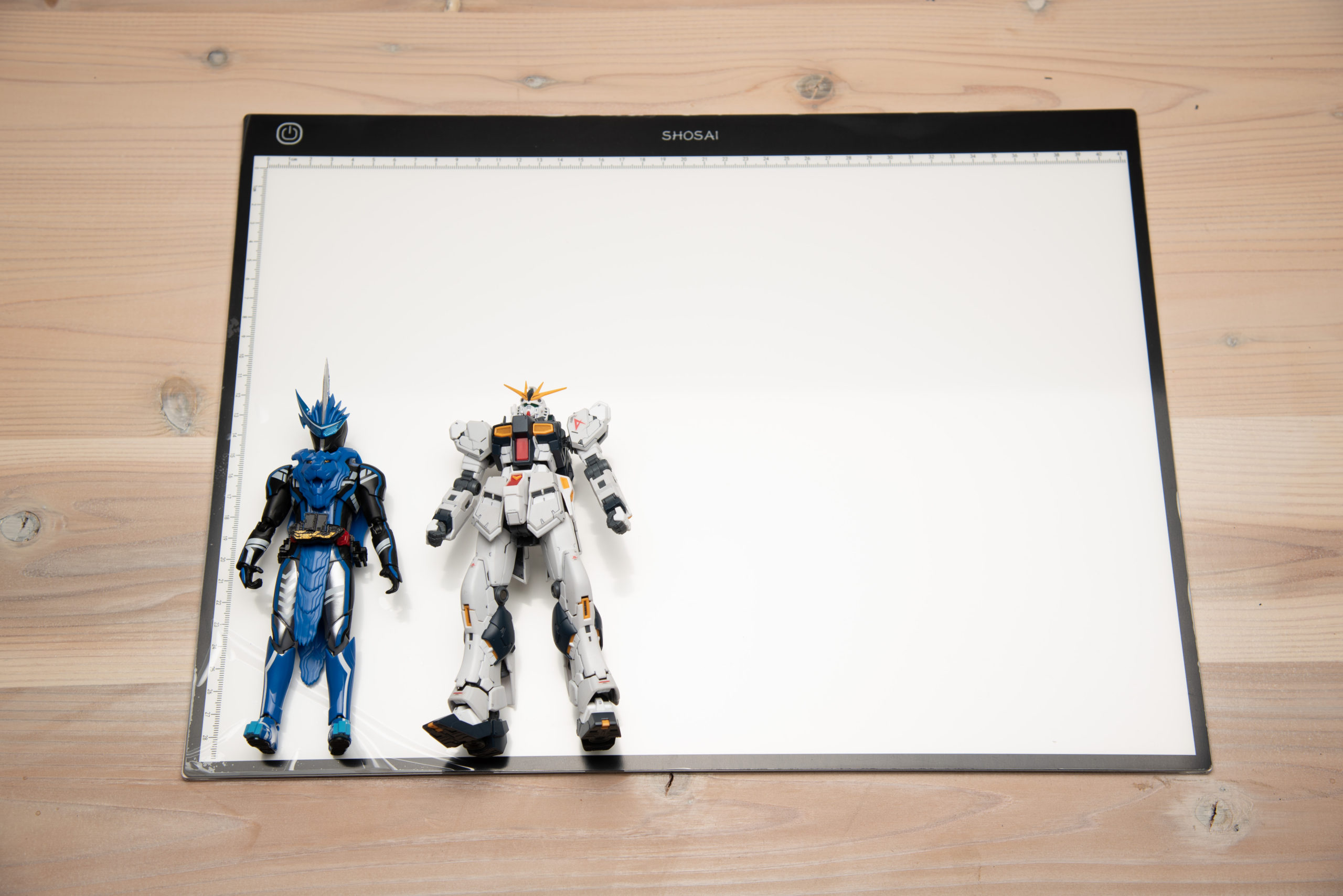 自宅で遊べる「スマホで外撮り」。プラモのミラクル撮影法をNAOKIに教わる!!nippper:ニッパーを握るすべての人と、モケイの楽しさをシェアするサイト