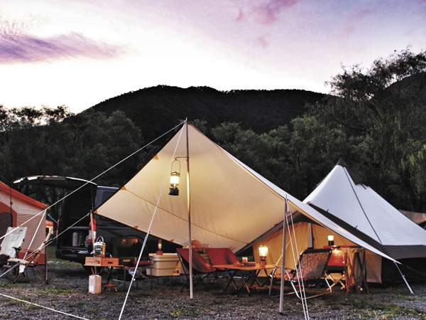 冬の 幕内レイアウト寒い！寒い！ 冬キャンプだけど！ テント内での時間が多いからこそ拘りの空間を作りたいですね🕯✨