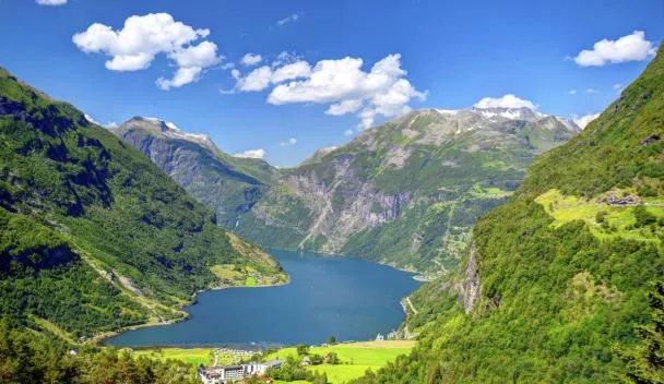 まるでSF映画の世界？ ノルウェーで計画中の最新ホテルをのぞいてみたBusiness Insider Japan