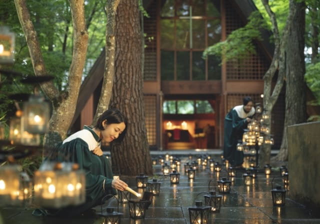 公式 軽井沢高原教会ここ数日、軽井沢には雨が降っています。 サマーキャンドルナイト