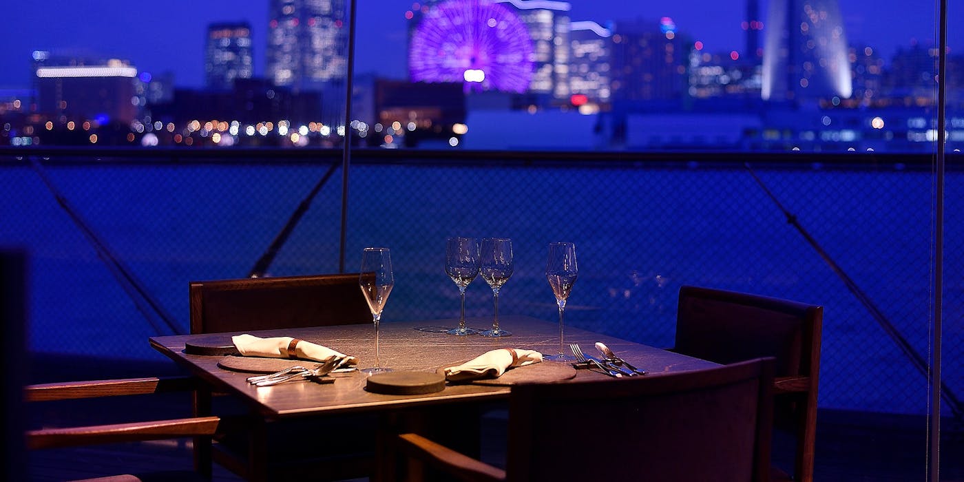 横浜ナイトフラワーズ 昨日、5分間花火が上がりました！⭐️✨ 東天紅東天紅横浜桜木町ワシントンホテル店みなとみらい